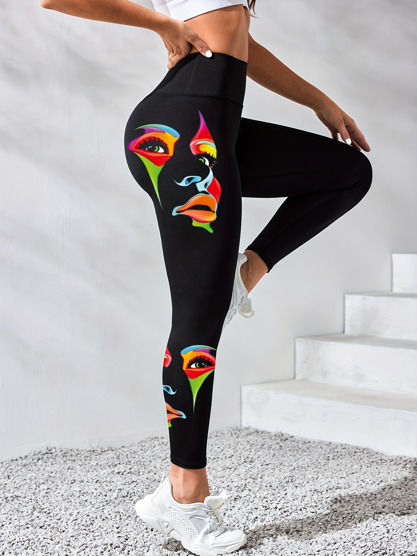 Naisten korkeavyötäröiset joogaleggingsit ainutlaatuisella kasvonaamiokuviolla, joustavat kuntoilutrikoot kuntosalille
