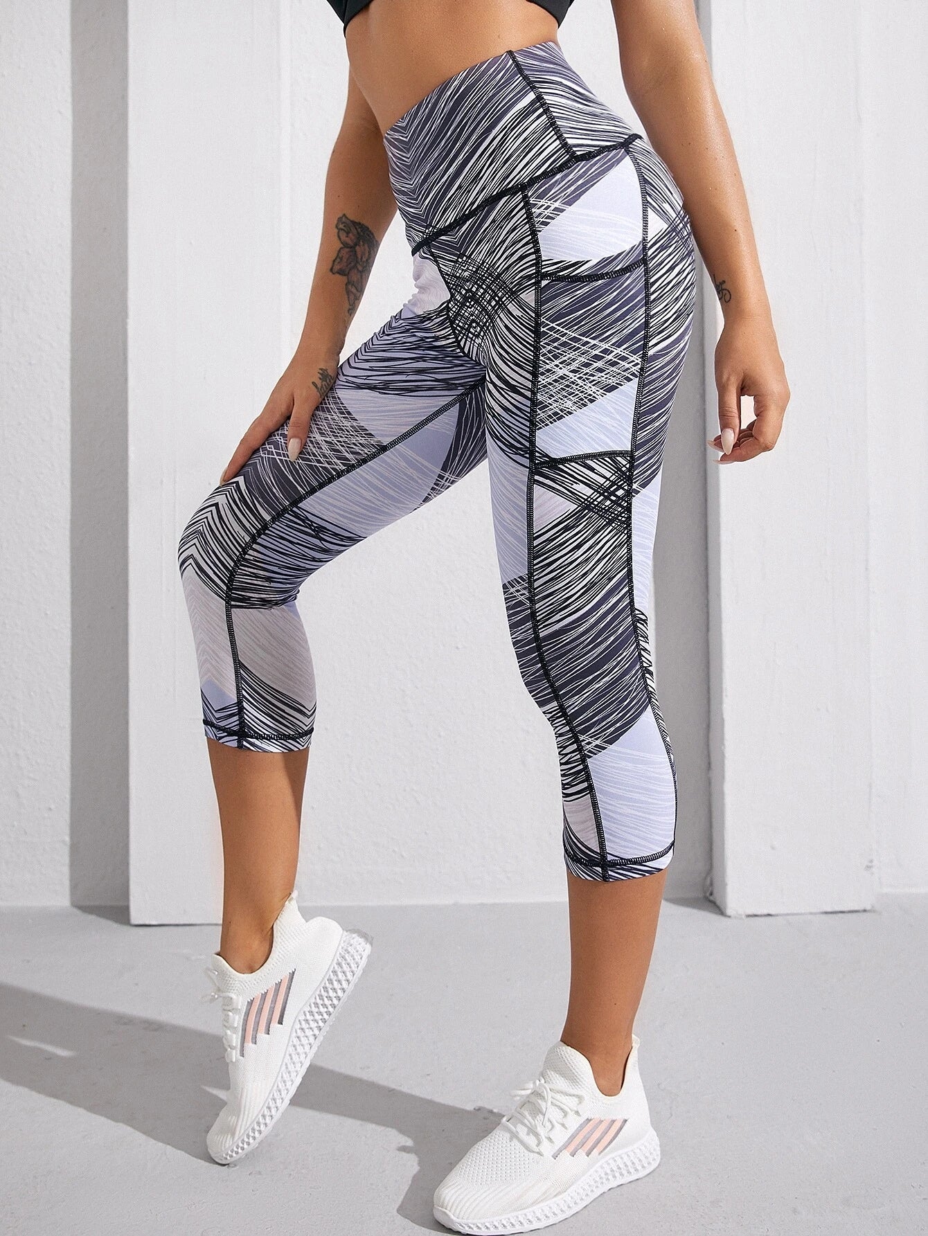 Futuristiset Korkeavyötäröiset Treenileggingsit